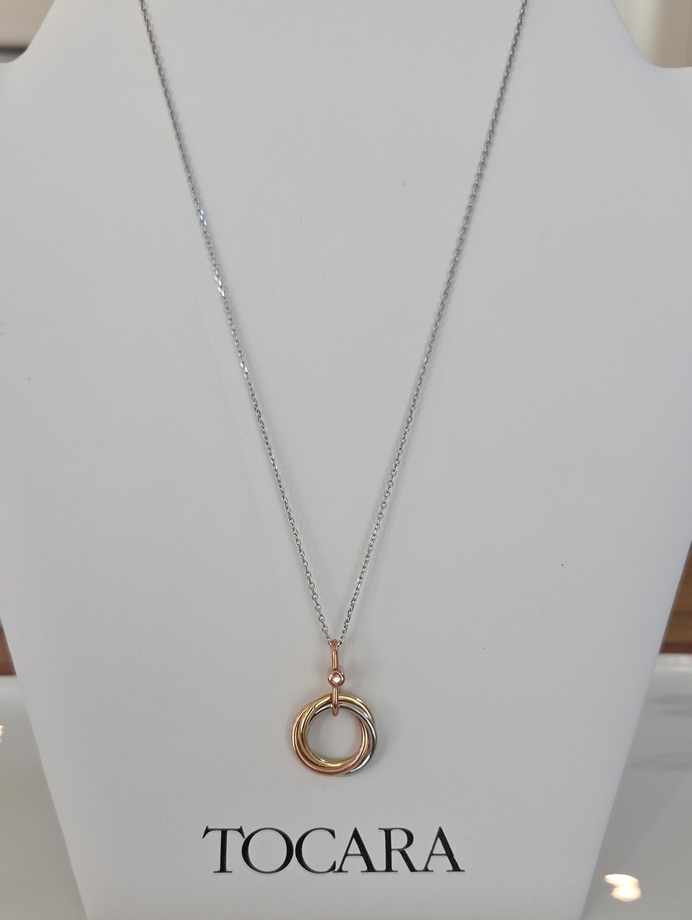 Tocara Tri-Tone Interlocking Circle Pendant Necklace - Silver Chain